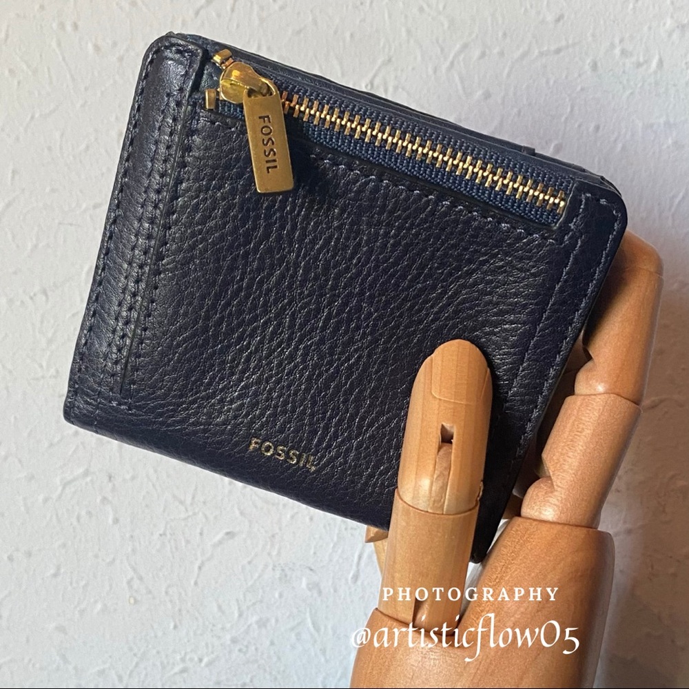 NEW! Fossil Multi Color Small Logan RFID Bifold - Picture 3 of 7